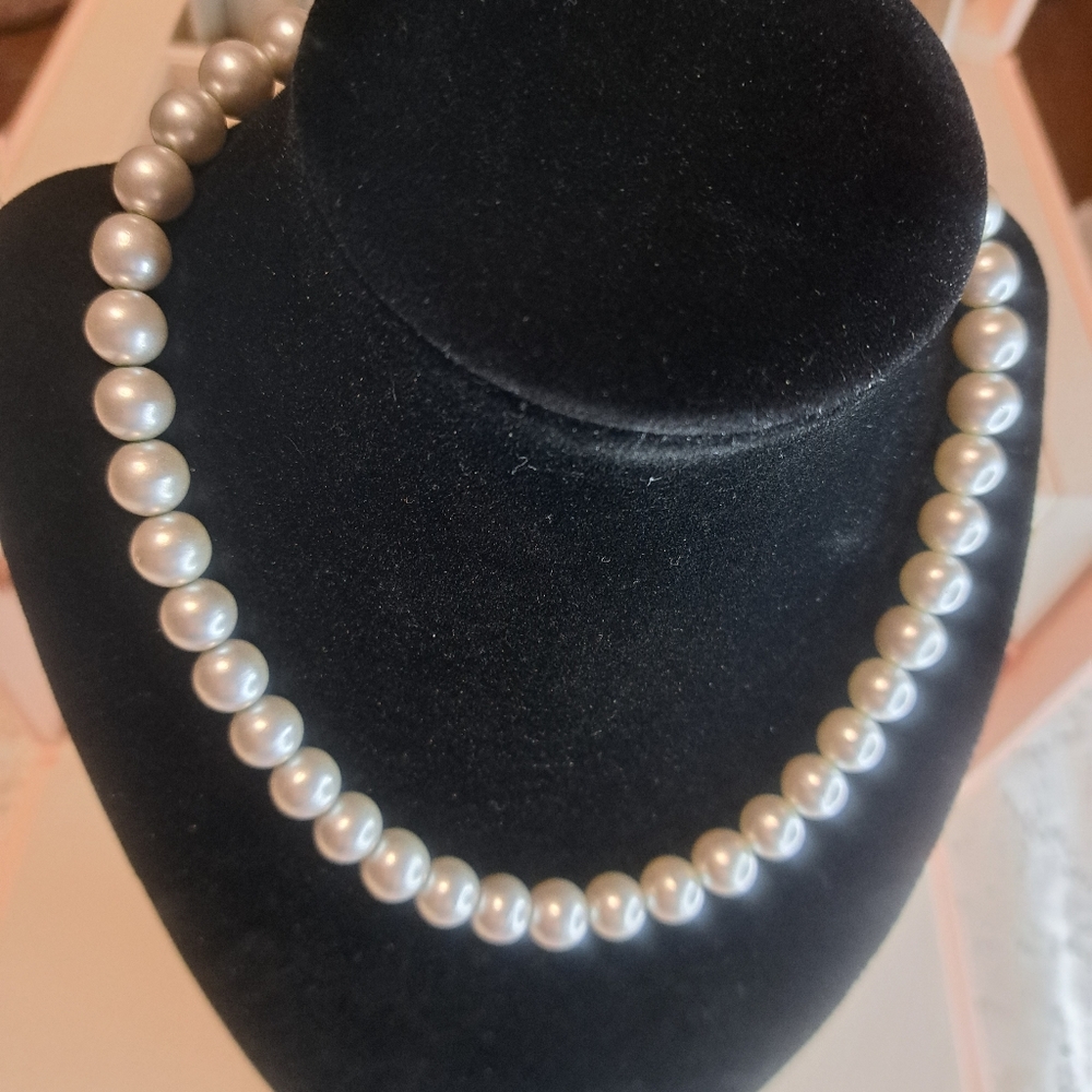 Vtg Bergere Grey Faux Pearls 16"L On Gold Tone Chain